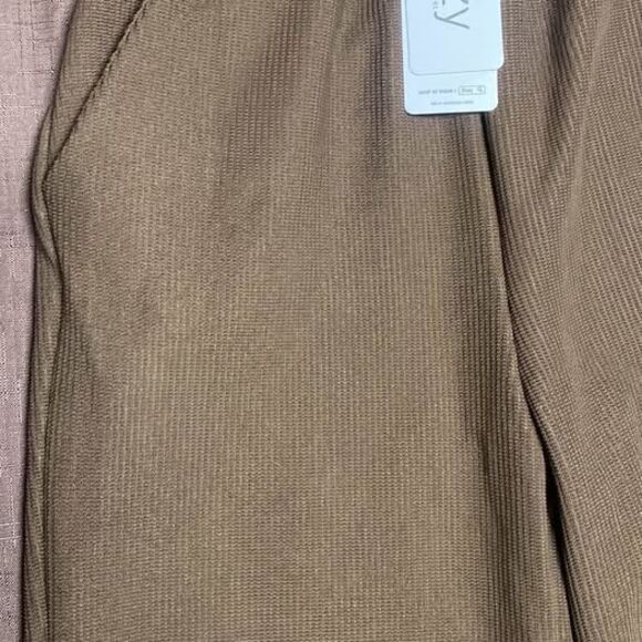 Small Dress Pants with Pockets, NWT - Picture 3 of 4